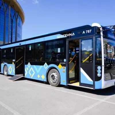 Проезд за 100 тенге, а стоит 700: кто на самом деле доплачивает?