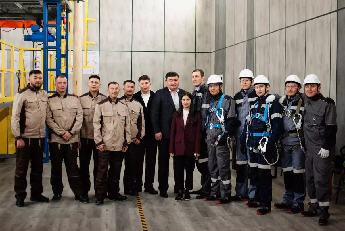 В Темиртау прошла эстафета по безопасному выполнению работ на высоте