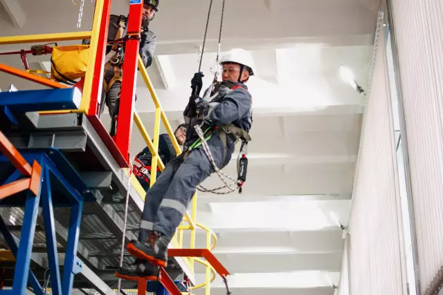 Эстафета по охране труда объединила предприятия ГМК в Темиртау