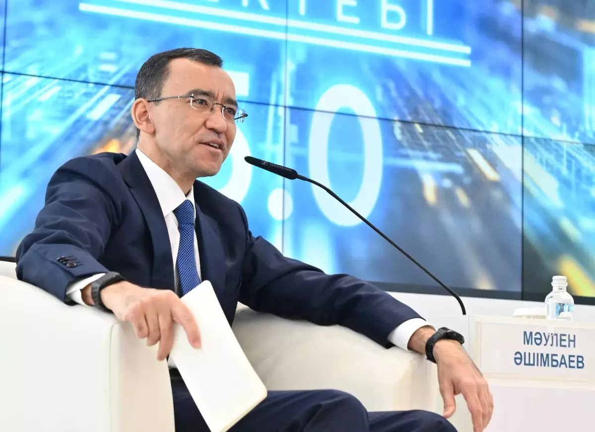 "Демократиялық қоғамға тән құбылыс": Әшімбаев партиялар арасында бәсеке бар ма деген сауалға жауап берді (видео)