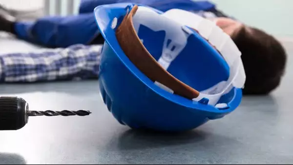 В Семее рабочий лишился руки на стройке