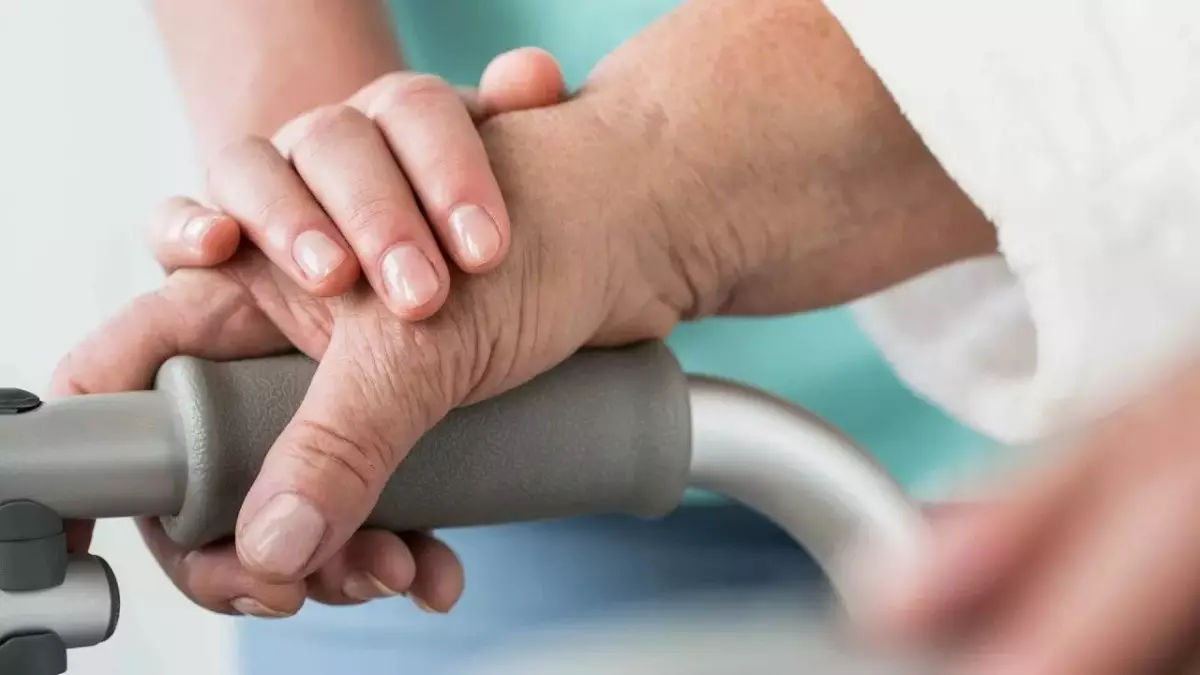 Бір жарым жылда 110 маман кеткен: депутат әлеуметтік орталықтардағы жағдайды айтты