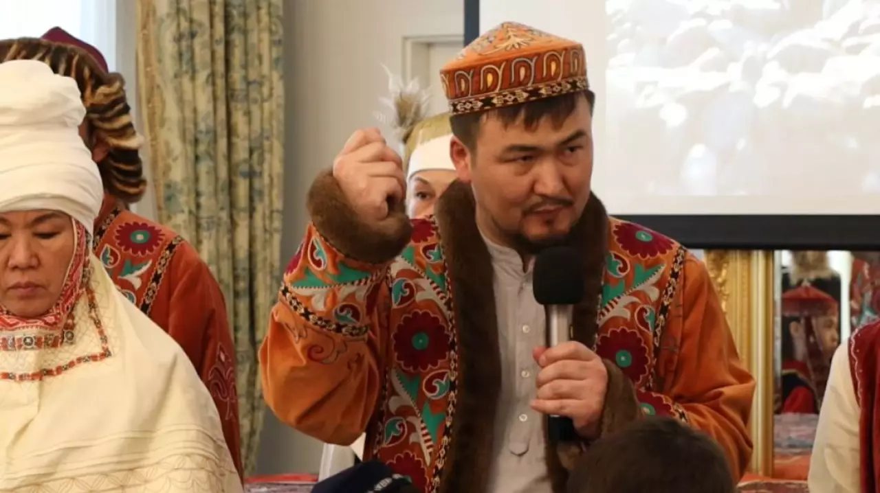 Секреты степного кутюра раскрыли в Париже