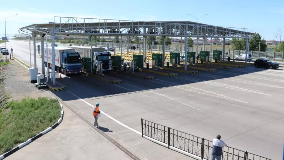Платные дороги в Казахстане принесли 86 млрд тенге