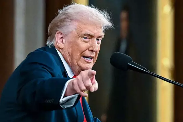 Трамп Қытай Иранға қару бермеуге келіскенін мәлімдеді