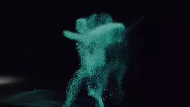 Парализованная танцовщица снова вышла на сцену  с помощью цифрового аватара