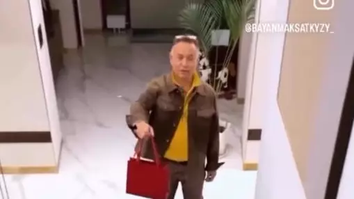 Тұрсын Алагөзовтің қымбат сыйлығы: Баян Мақсатқызы ғашықтар күнінде не алды?