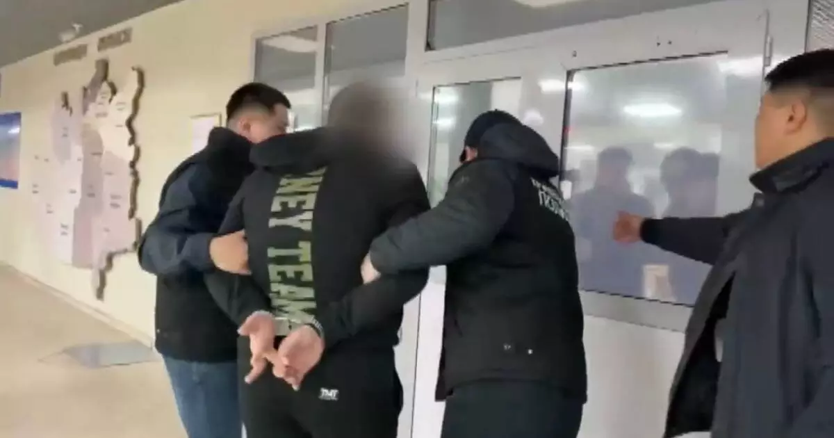  Құпия орында жасырынған: 5 жыл бойы іздеуде жүрген қылмыскер ұсталды (ВИДЕО) 