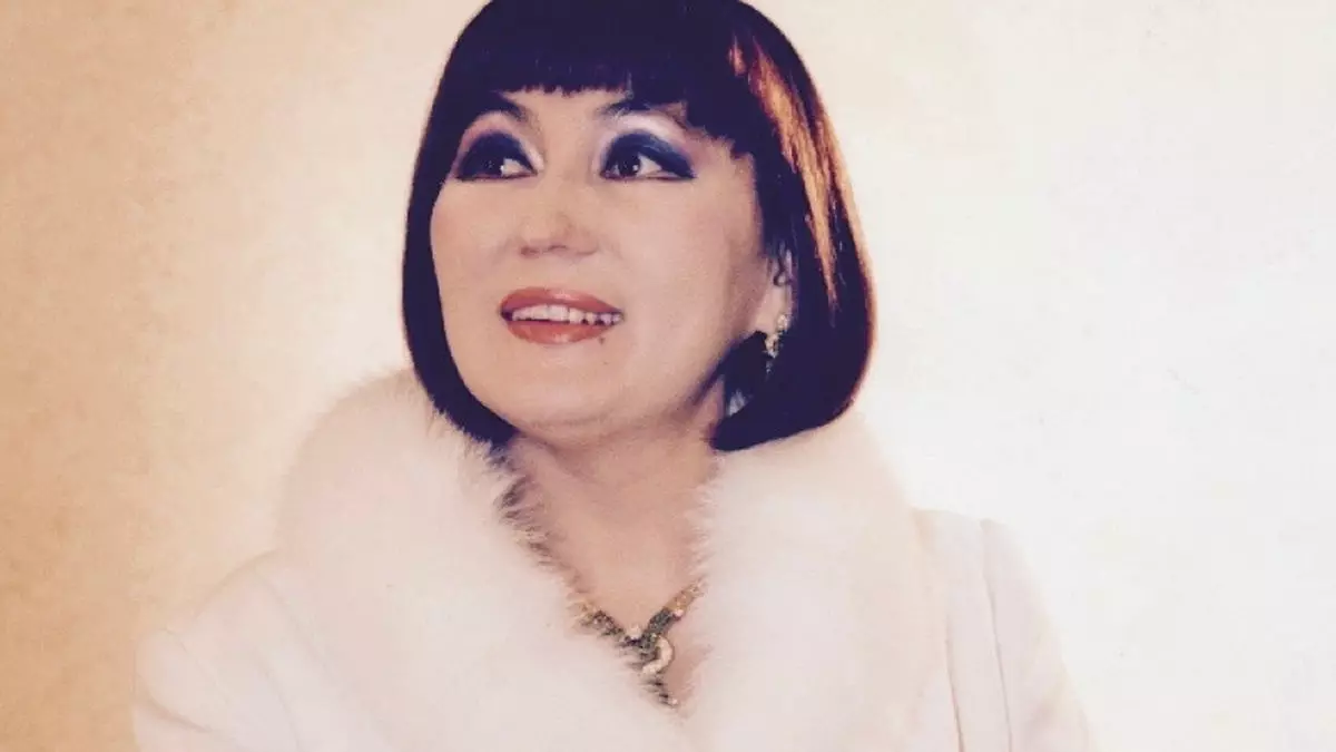 «Туған-туыстан да басымды алып қашамын»: Мәдина Ералиеваның өмірінің қиын кезеңдегі жазбасы тарады