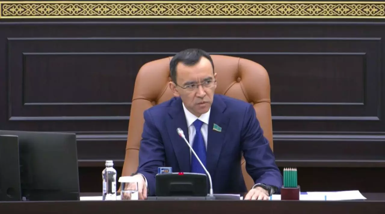 Ашимбаев высказался о новых партиях и институте вице-президента