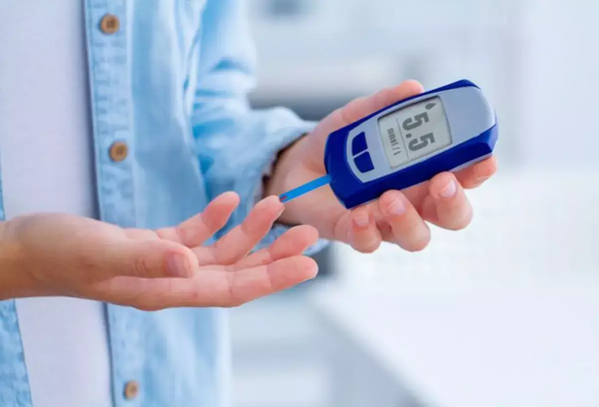 Почему у людей с диабетом десны воспаляются чаще, чем у здоровых, выяснили врачи - новости на Lada.kz 16.04.2026