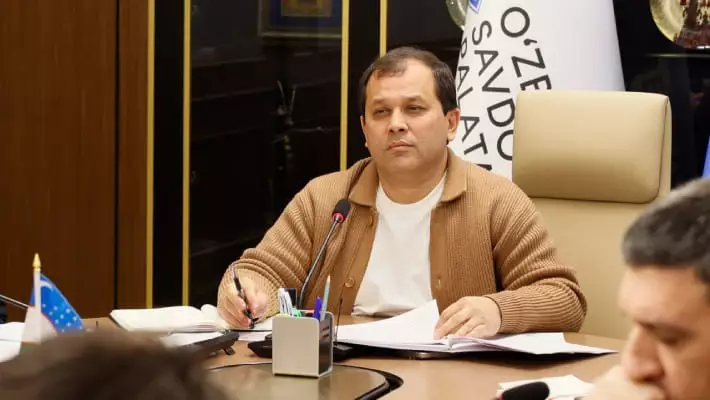 Вахабов призвал заполнить Афганистан узбекскими авто «пока дороги закрыты»