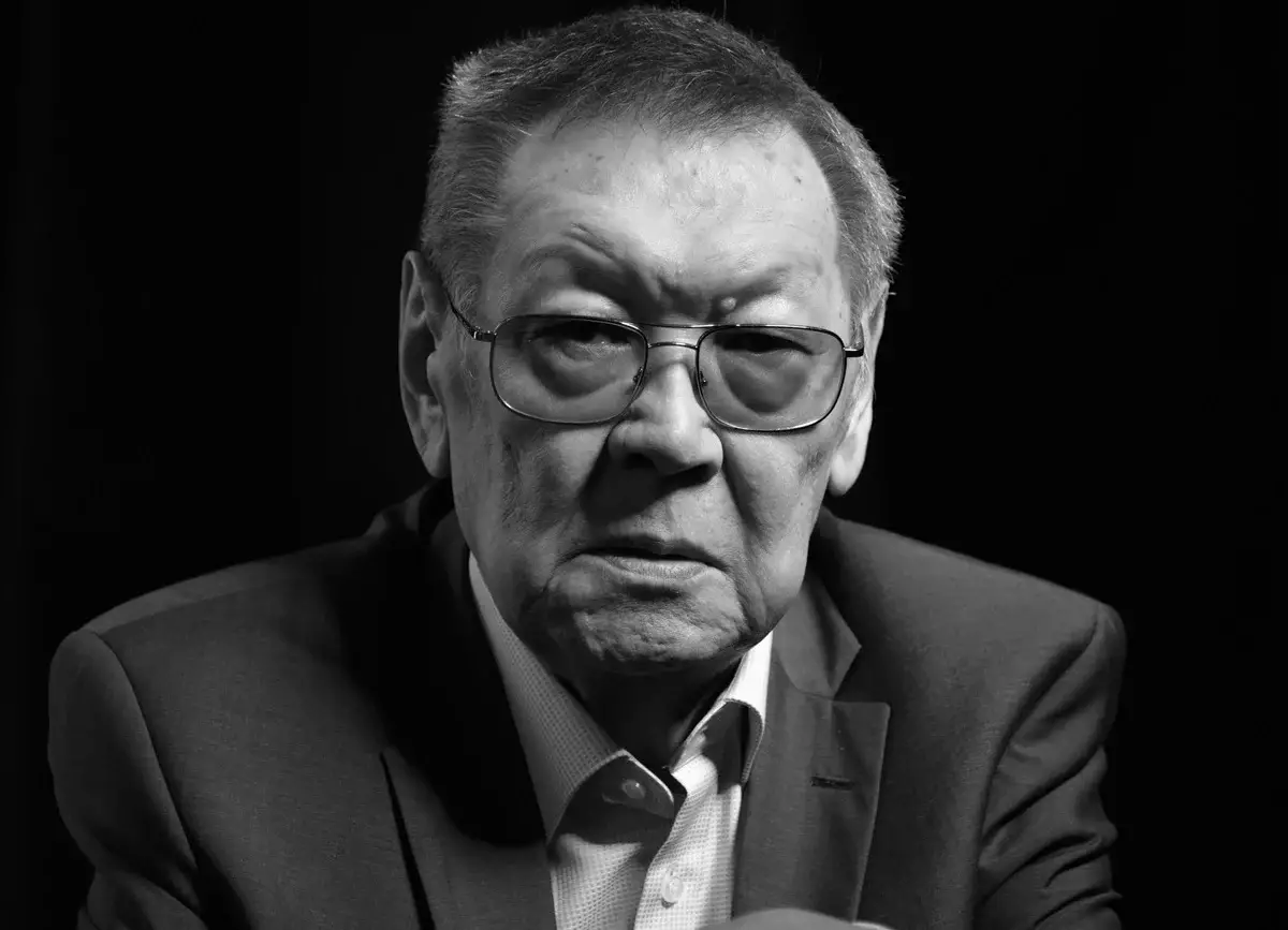 Есмұхан Обаев  – сахна мәдениетінің қалыптасуына үлес қосқан біртуар режиссер