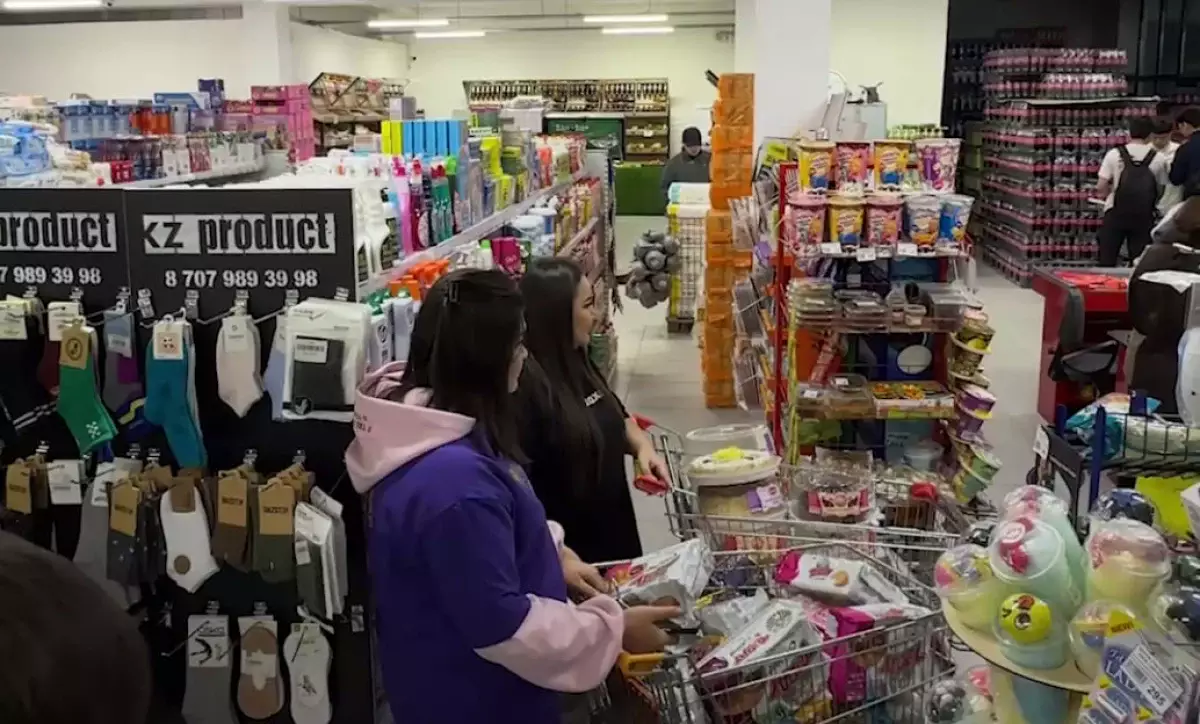 Охотники за просрочкой от Жаңа адамдар утилизировали 15 кг просрочки в Таразе