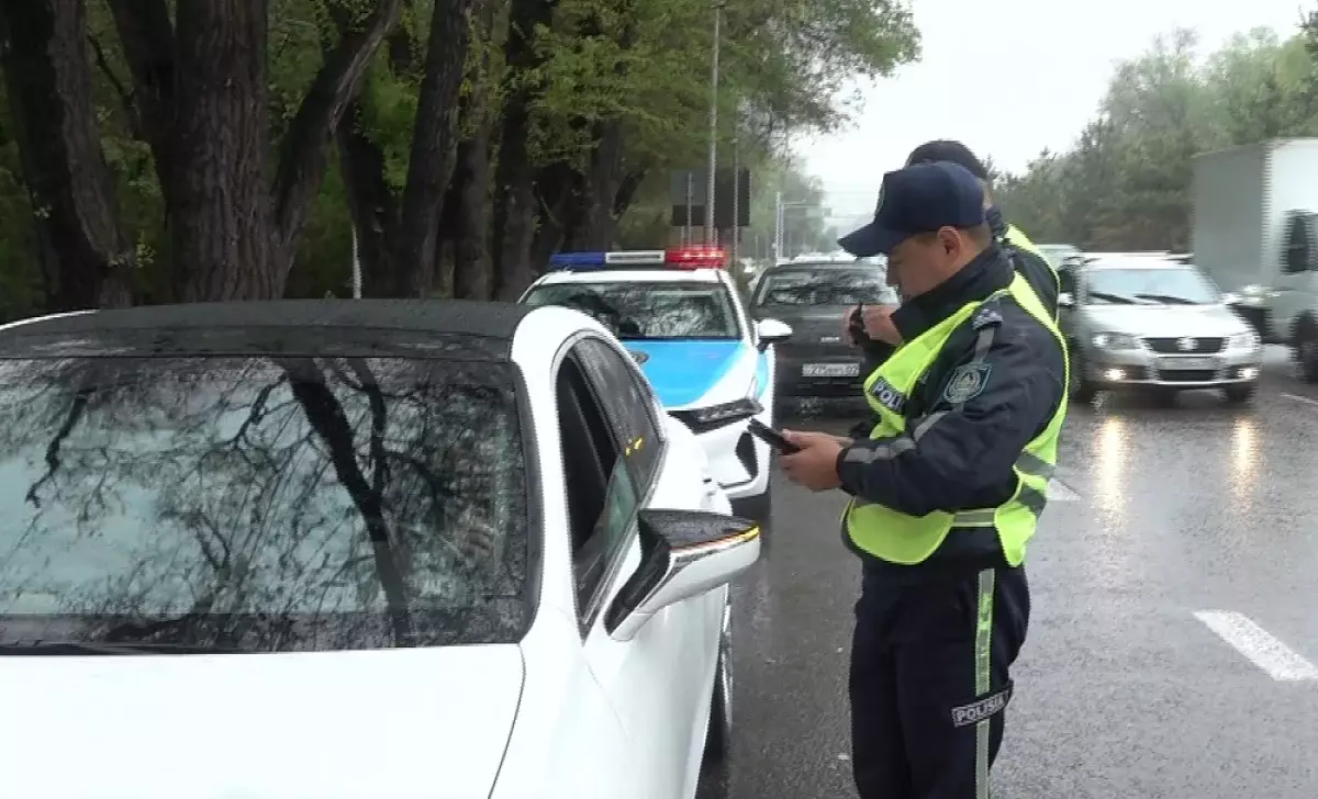 Жол ережесін елемейтіндерге ерекше әдіс: Алматы көшелеріне жасырын патрульдер жұмыс істейді