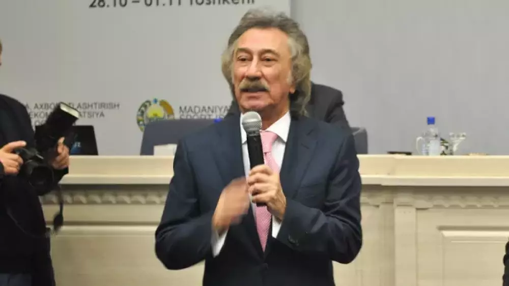 Токаев поздравил солиста группы “Ялла“ Фарруха Закирова с 80-летим