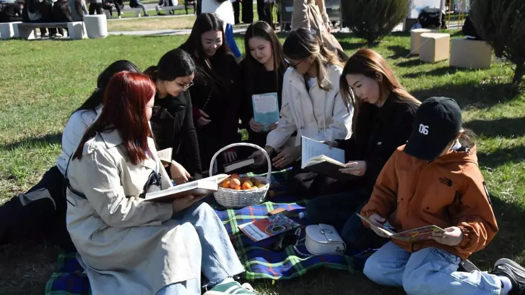 Свыше 400 мероприятий прошли в Казахстане в преддверии Национального дня книги