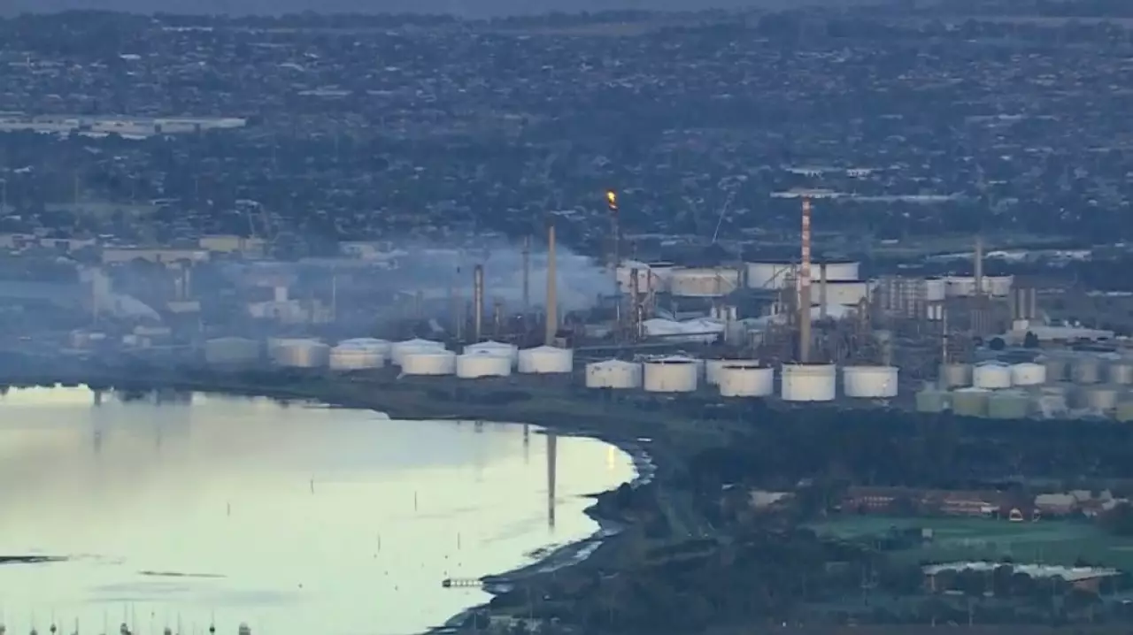 Австралияда мұнай өңдеу зауытында өрт шықты