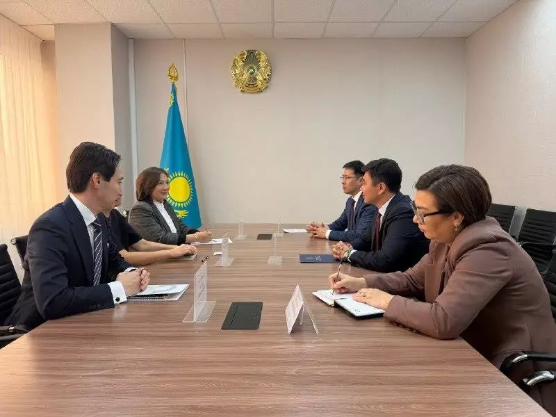 Казахстан, DENA и GIZ обсудили сотрудничество в сфере энергоэффективного жилья.