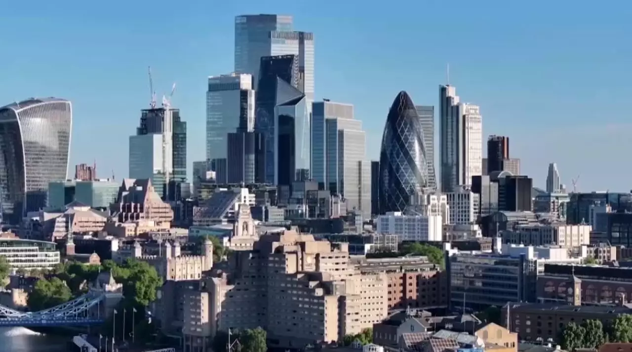 СМИ: Великобритания готовится к возможному дефициту продуктов