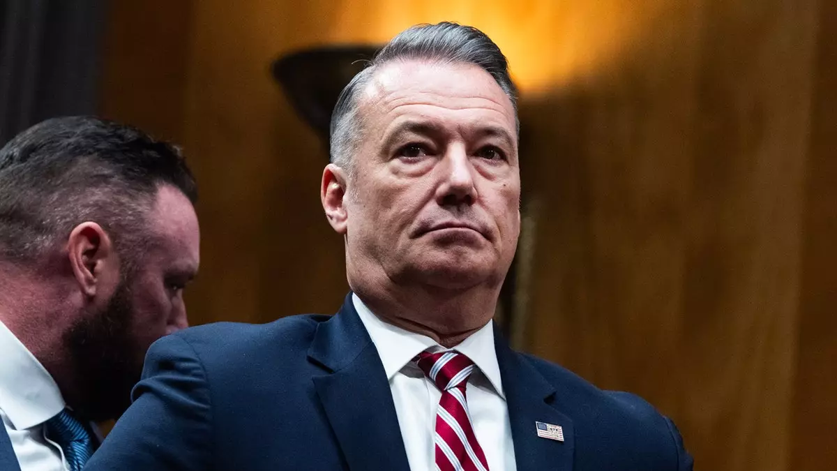 Исполняющий обязанности директора ICE Тодд Лайонс подал заявление об отставке министру внутренней безопасности Маркуэйну Маллину.