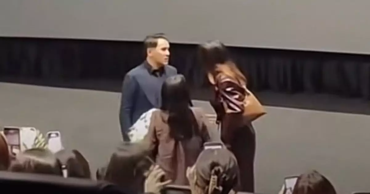  “Үйленгеніне 5 жыл болған”: Танымал актер көңілдесімен кинотеатрға барам деп, әйеліне ұсталып қалды 