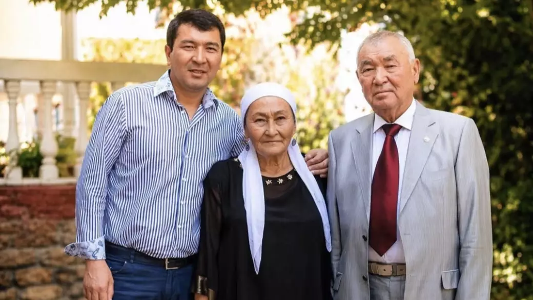 "Үйде бір үзім нан да болмаған": Динара Сәтжанның күйеуі өміріндегі адам төзгісіз оқиғасымен бөлісті