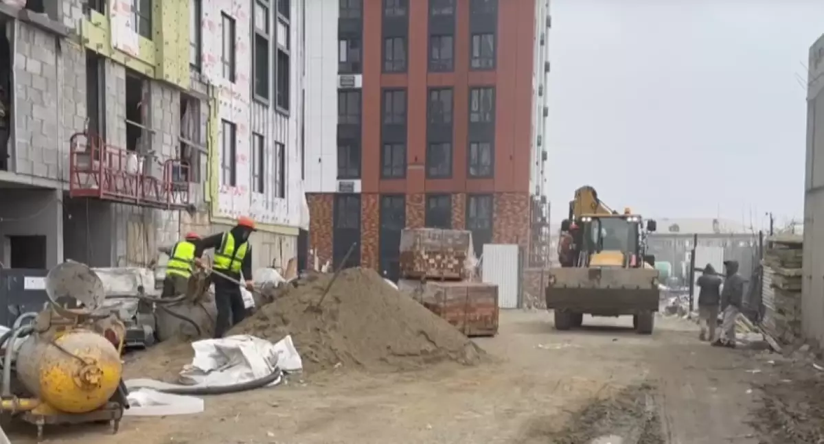 "Руку полностью перемололо": студент в Семее лишился конечности на стройке