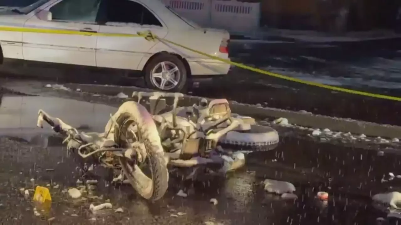 Ағадыр кентіндегі қаралы хабар: Мотоцикл тізгіндеген жасөспірім мен ер адам қаза тапты