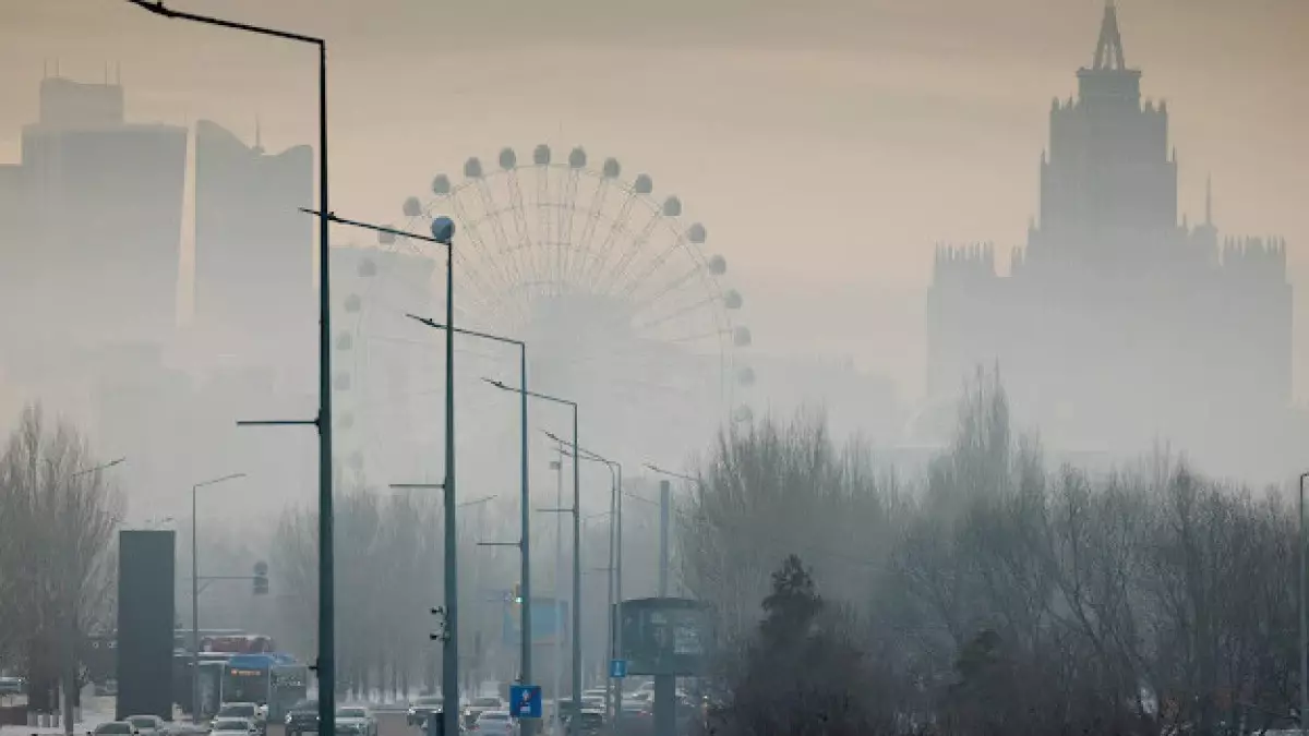 Штормовое предупреждение объявлено в ряде регионов Казахстана