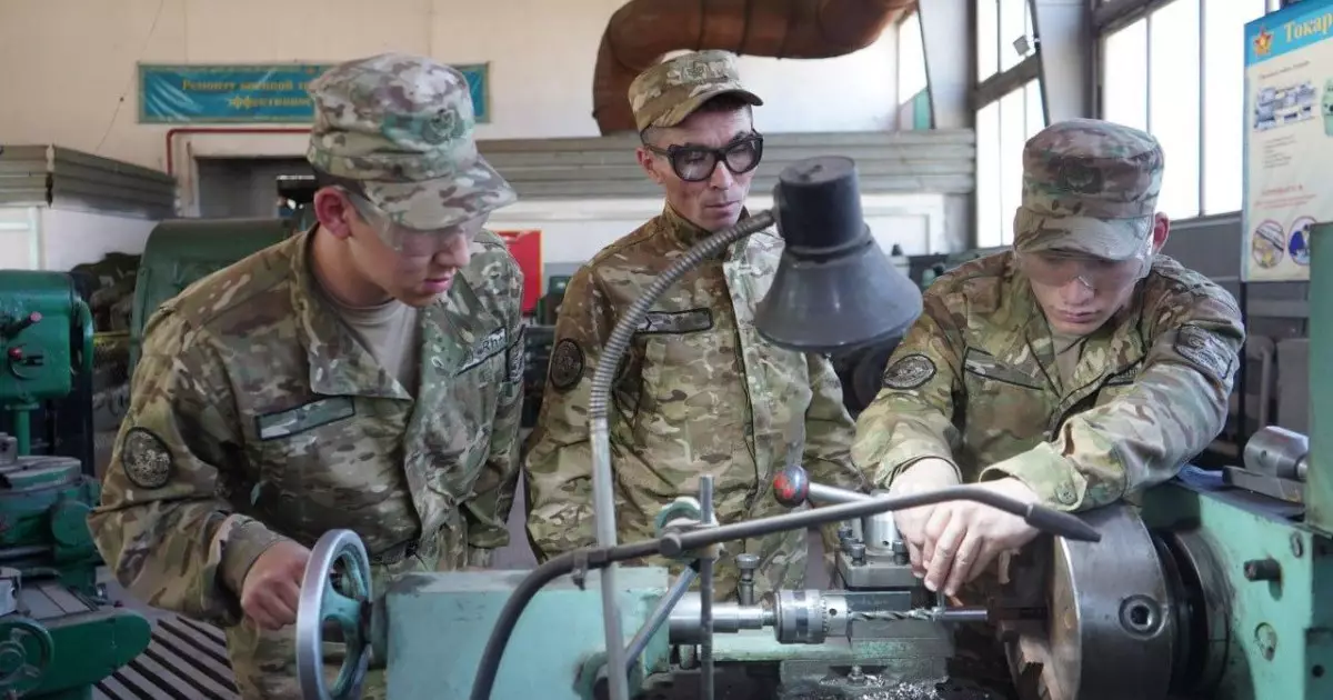  Әскерде жаңа мамандық игерген алғашқы сарбаздар оқуын аяқтады 