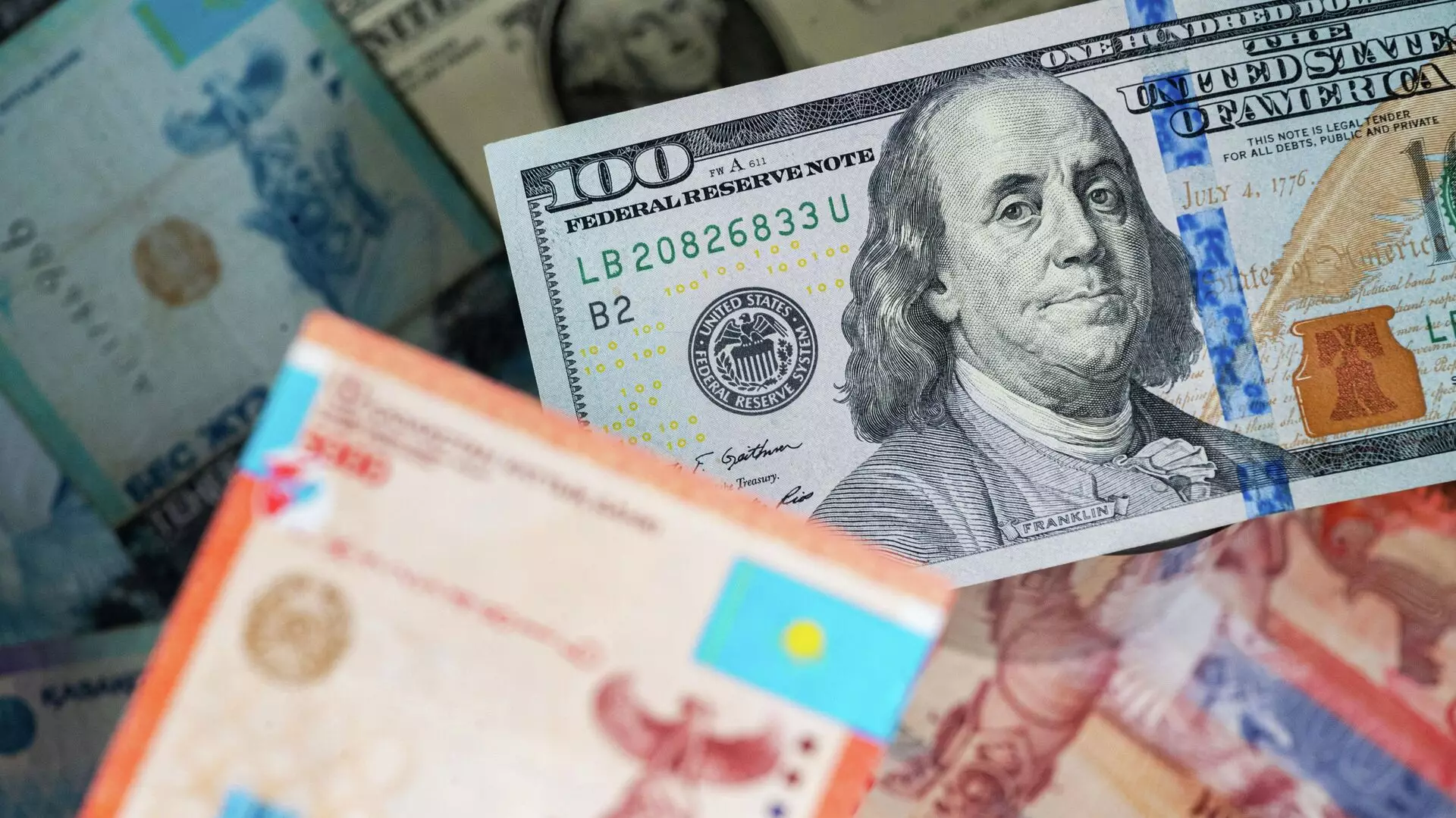 Эксперты ожидают укрепления тенге на фоне роста цен на нефть — опрос Нацбанка