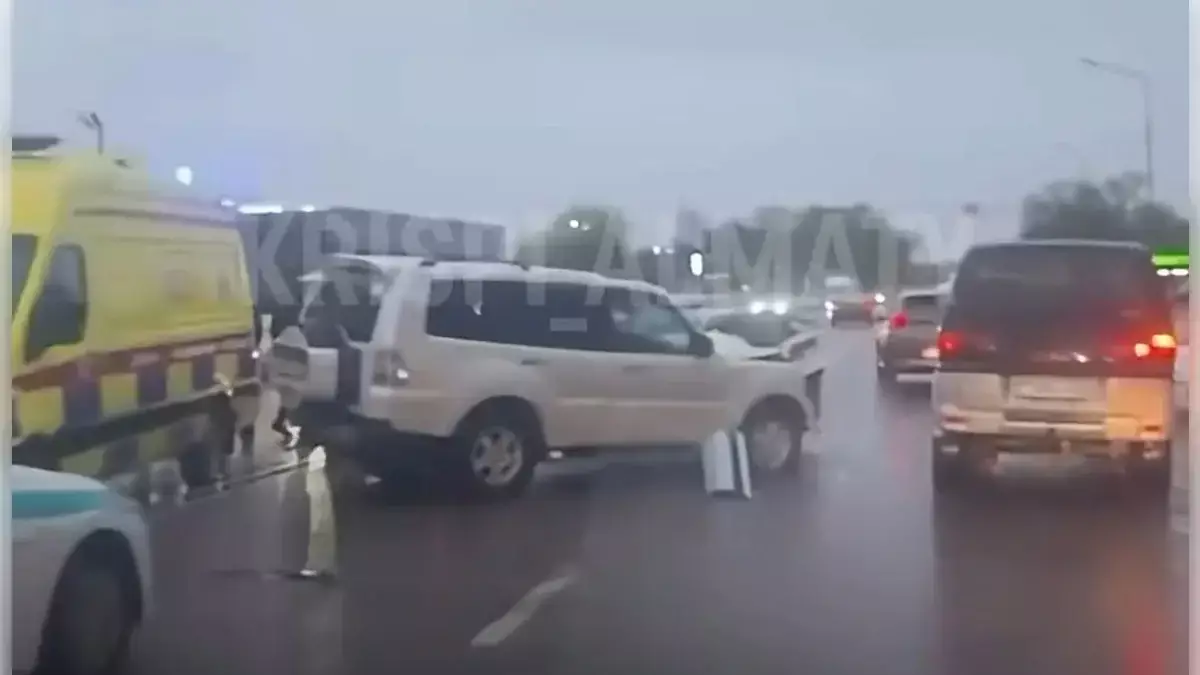 Алматы облысында бес көлік жаппай соқтығысты (ВИДЕО) 