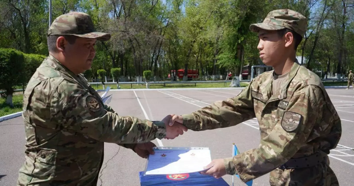   Алматыда Қарулы күштердің жөндеу мамандарының алғашқы легі оқуын аяқтады   