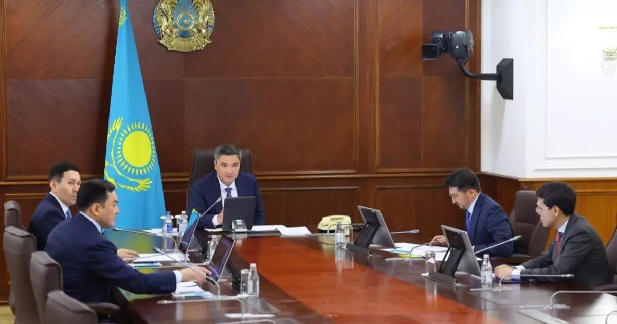  Бектенов «Деректерді өңдеу орталықтары алқабы» жобасын жүзеге асыру бойынша кеңес өткізді 