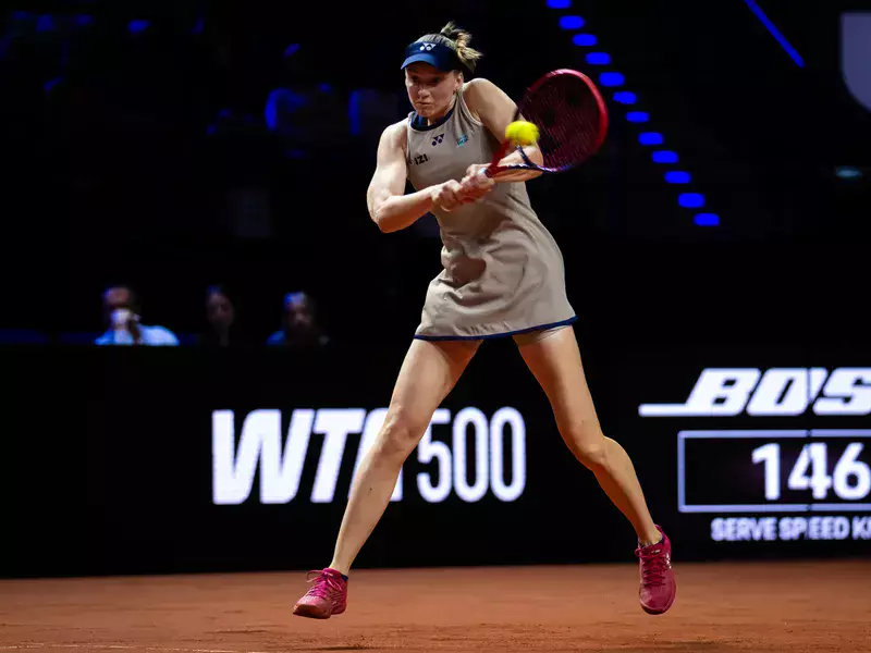 Рыбакина с уверенной победы стартовала на топ-турнире в Штутгарте (видео)