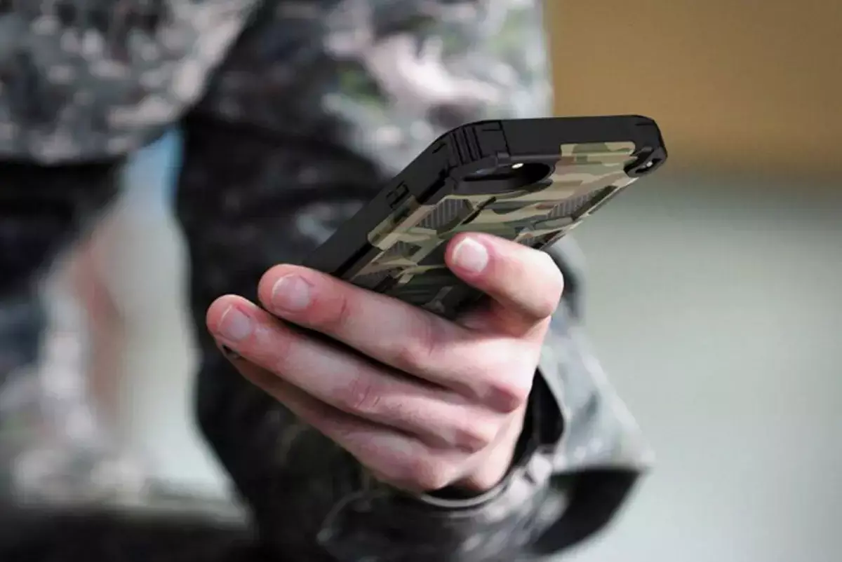 Срочникам и курсантам разрешили телефоны: новые правила в армии Казахстана - новости на Lada.kz 17.04.2026