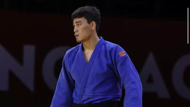 Әділет Алмат Азия чемпионатының финалында сенсация жасады