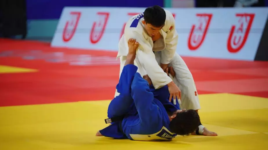 Казахстанский дзюдоист сенсационно стал чемпионом Азии, победив призера Олимпиады