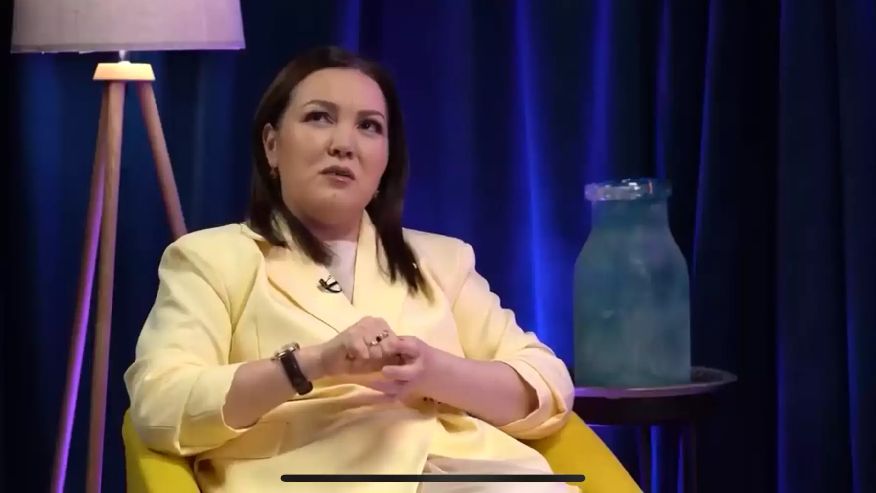 «Продюсерлер көз үйренген әртістерді шақыра береді…»: Жұлдызай Дүйсенбиева өткір мәлімдеме жасады (ВИДЕО)