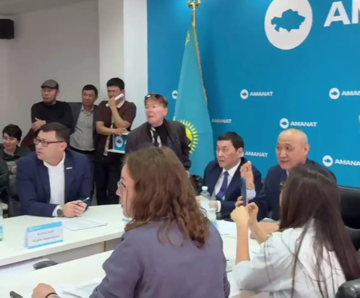 «Ор и безумие»: обсуждение закона об эвтаназии животных в Актау превратилось в фарс