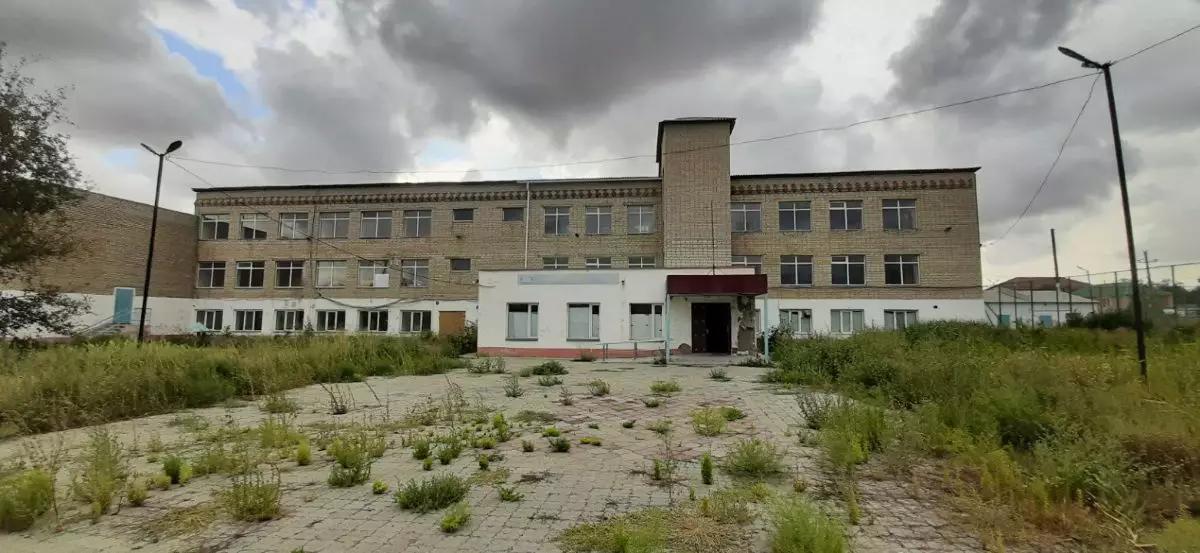 Один участок против школы: что пошло не так со школой Ломоносова в Атырау после решения о сносе в 2023 году