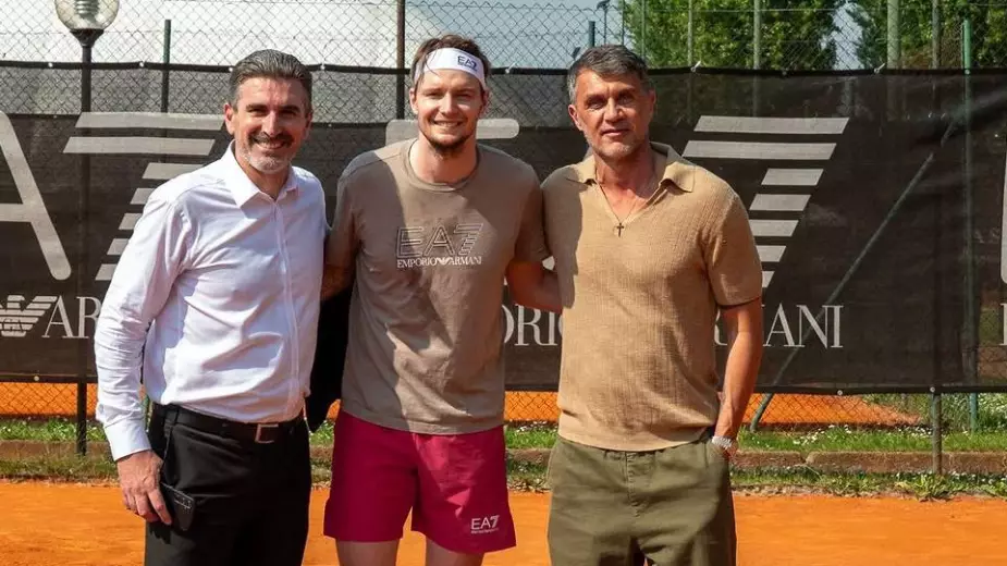 Бублик в Италии: встретили как легенду, увиделся с Мальдини. Но сыграет в другой стране – почему? 