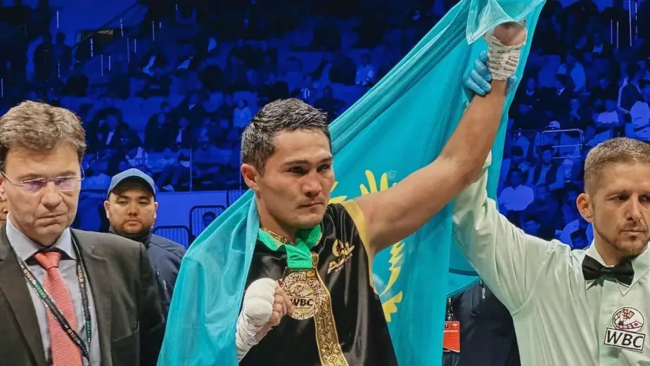 Мейирим Нурсултанов подписал контракт на бой за титул WBC