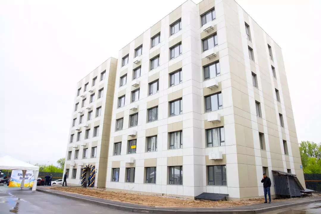 Баспана бақыты: Алматы облысында тұрғындарға пәтер кілттері табысталды