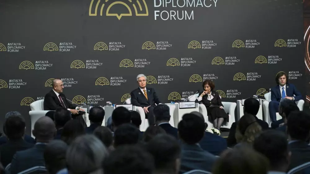 “То, чего нам так не хватает“ – позицию Токаева поддержали во время дискуссии в Анталье