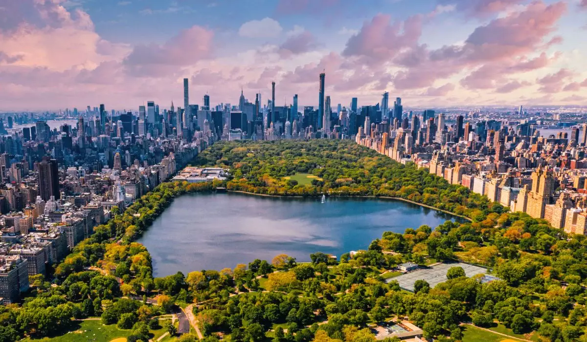 Қазақстандық шенеуніктердің элиталық пәтерлері АҚШ-та салыққа ілігуі мүмкін