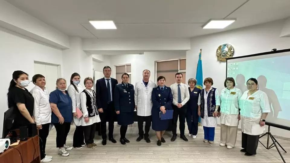Нашақорлық, есірткі жасырушылардың қысқа «карьерасы» және дәрігерлердің қауіпсіздігі: елордада түсіндіру кездесуі өтті