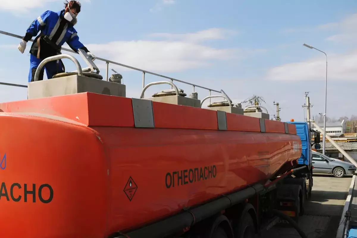 В Казахстане планируют продлить запрет на вывоз бензина и дизтоплива