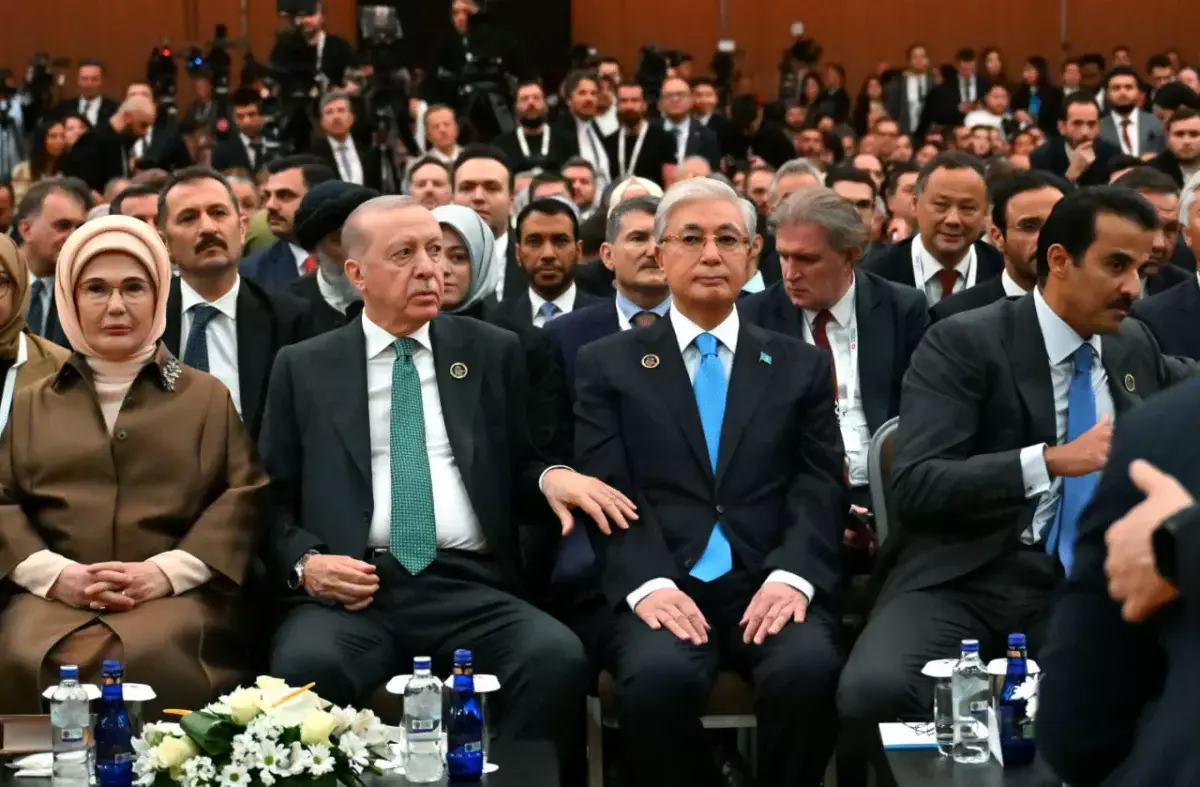 Фотографии тёплой встречи Токаева с Эрдоганом опубликовала Акорда